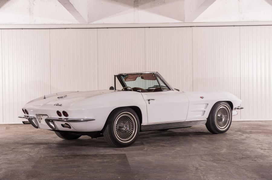  Chevrolet Corvette Stingray Convertible 1963 года  (фото 32 из 37)